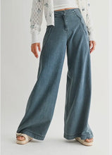 Load image into Gallery viewer, Camelia Denim Pants
