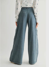 Load image into Gallery viewer, Camelia Denim Pants
