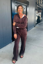 Load image into Gallery viewer, Cozy zip jacket
