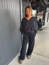 Load image into Gallery viewer, Cozy zip jacket
